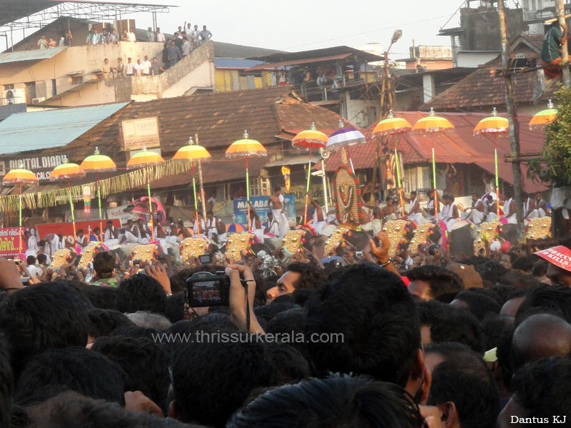 thrissur-pooram-2013-2 (7)